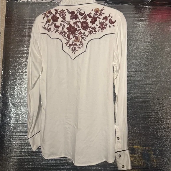 ARIAT WOMEN'S ELSA FLORAL EMBROIDERED LONG SLEEVE SNAP WESTERN SHIRT. XS - Picture 9 of 9